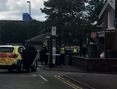 Τρόμος στο Νιούκαστλ: Άνδρας με μαχαίρι κρατάει ομήρους σε γραφείο εύρεσης εργασίας (φωτό) (upd)